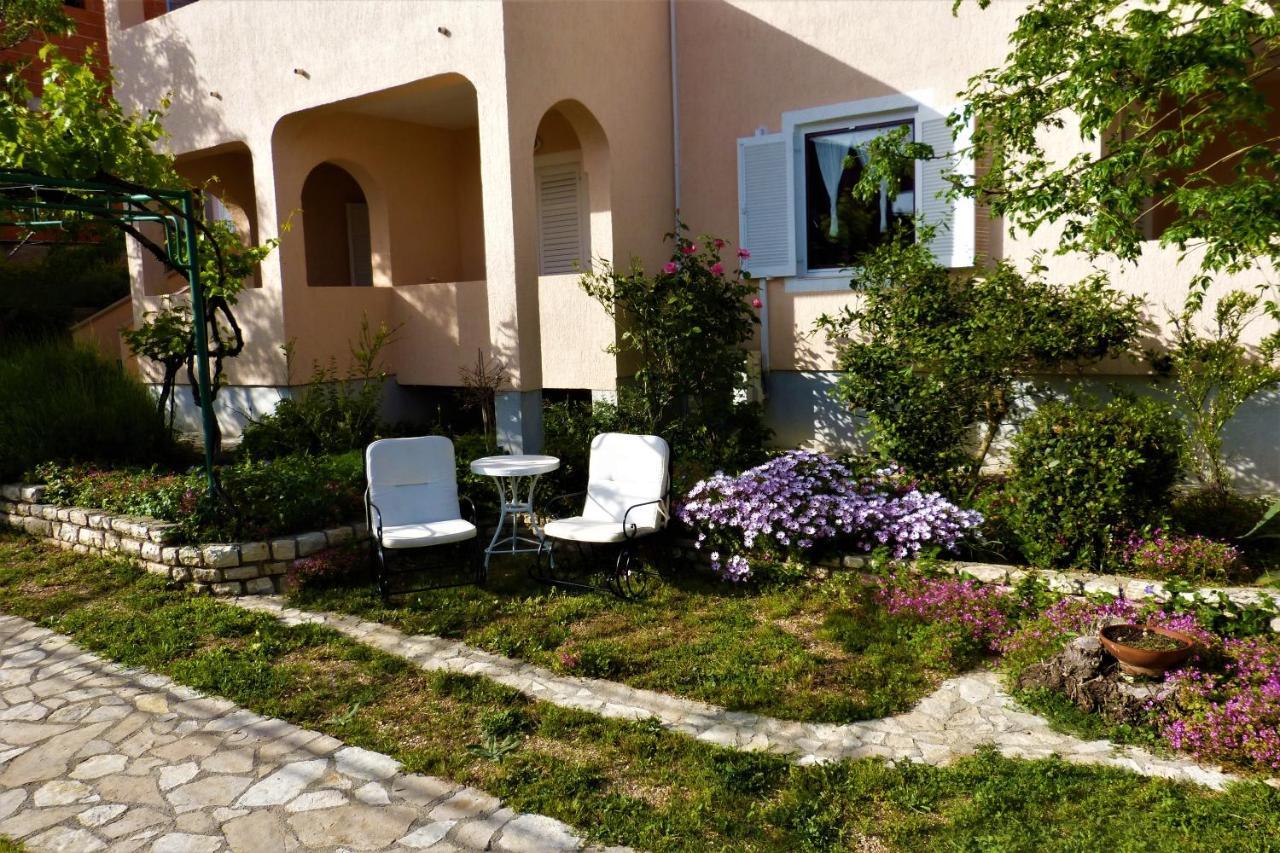 Apartmani Milena Barbat na Rabu Exterior foto